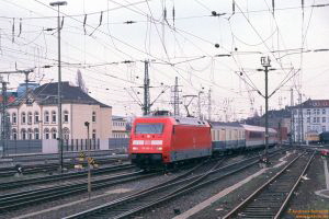 D28083 101 135